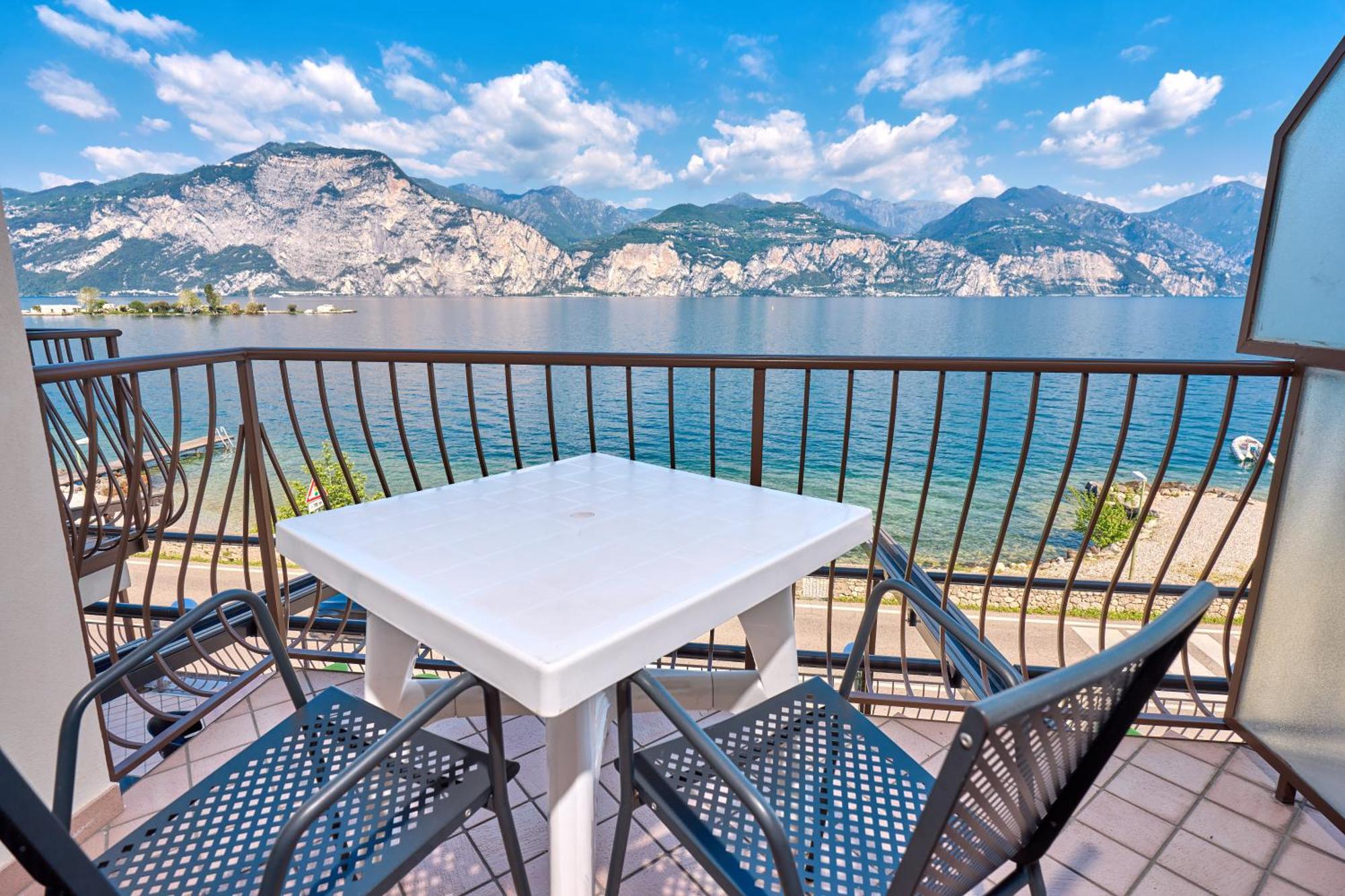 Locanda Bellavista Food&Rooms Мальчезине Экстерьер фото
